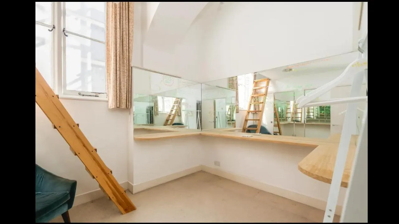 Unique Character Filled, East London Flat Apartment United Kingdom